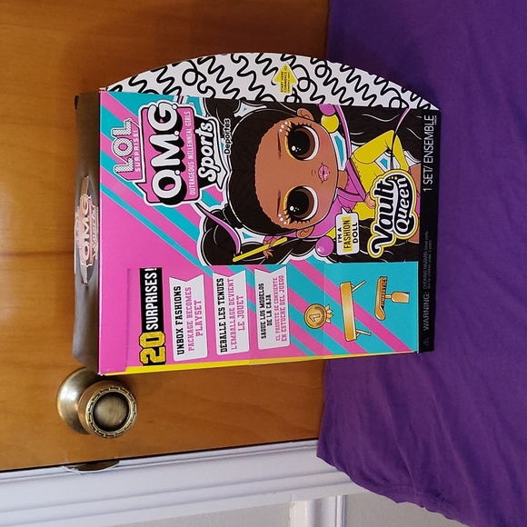 "Vault Queen" LOL Surprise OMG Sports Doll - Picture 3 of 3